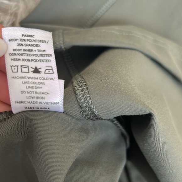 LALABU V-Neck Short Sleeve Dad Shirt in Fern Green Size M - Picture 6 of 8